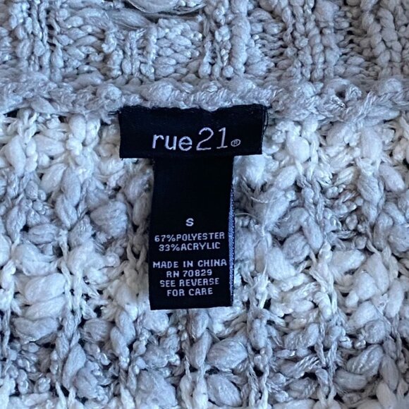 Rue 21 Womens Oversized, Distressed V-Neck, Soft Sweater-Gay/White-Size Small-GU - Picture 3 of 5